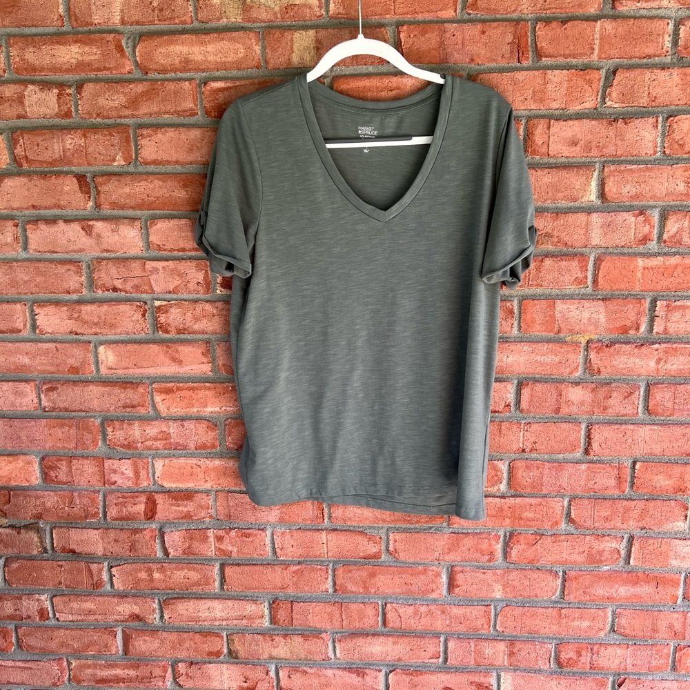 Market and Spruce Baneira V-neck Tee, green, L